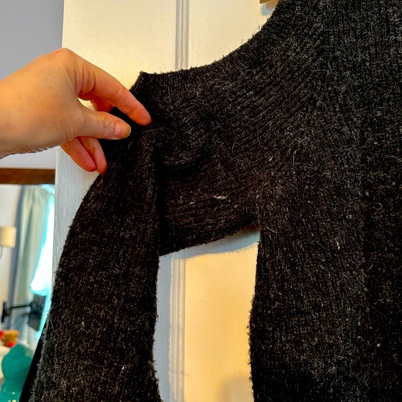 Cardigan comfy sweater, exposed shoulders - Picture 3 of 3